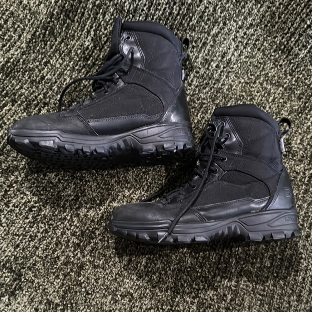 Black Tactical Boots - Slip & Oil Resistant
